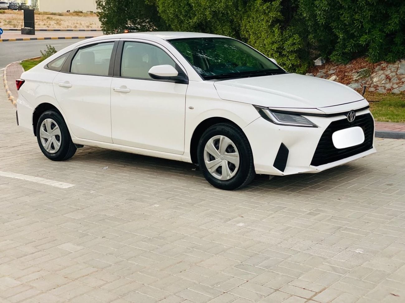 Toyota Yaris E