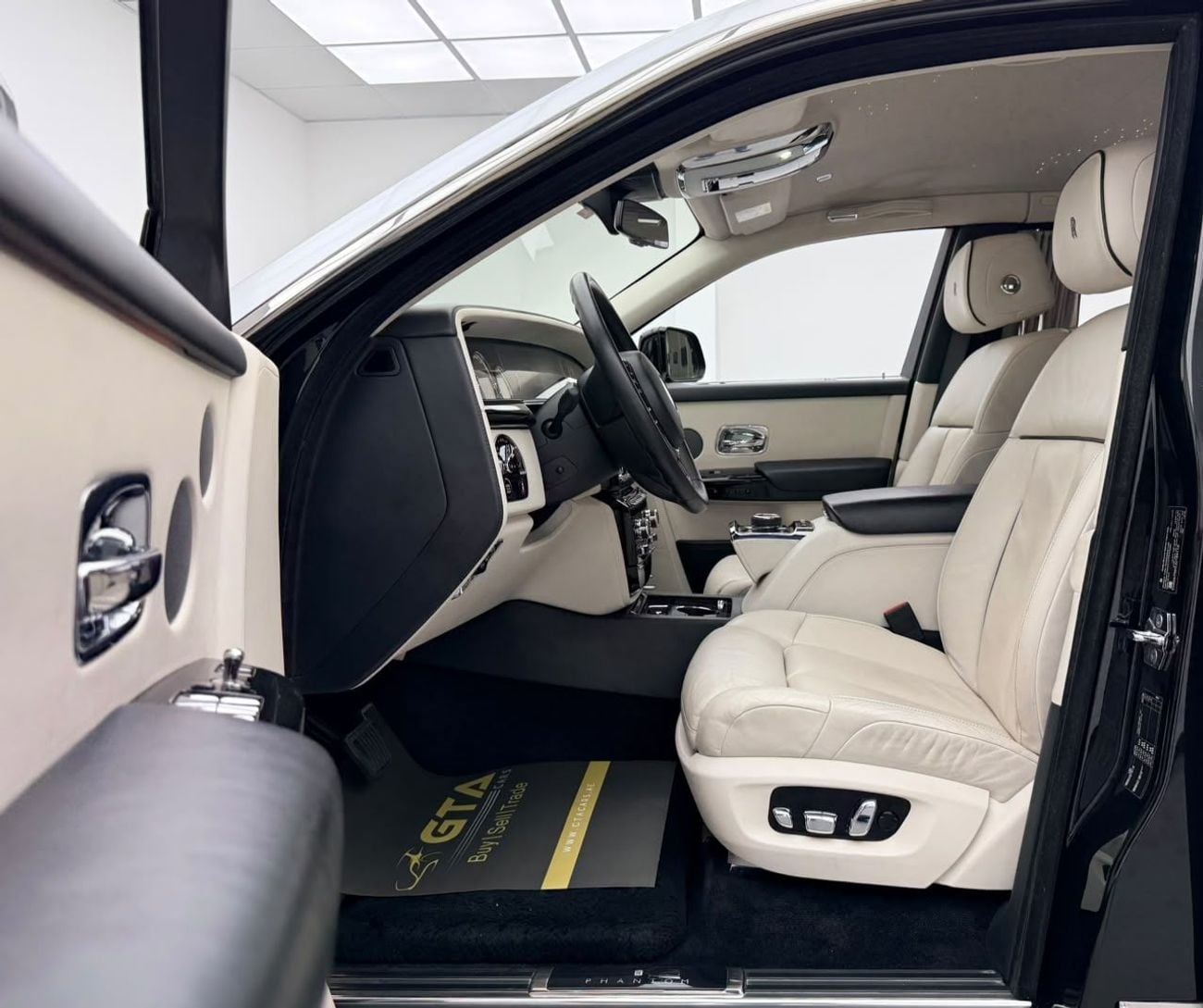 Rolls Royce Phantom EWB