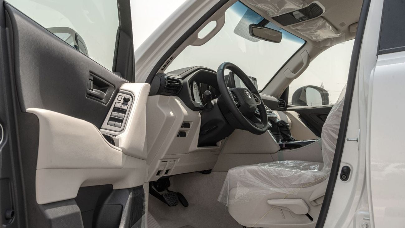Toyota Land Cruiser GXR 2026 Toyota Land Cruiser GXR 3.3L AT Diesel (White-Beige)