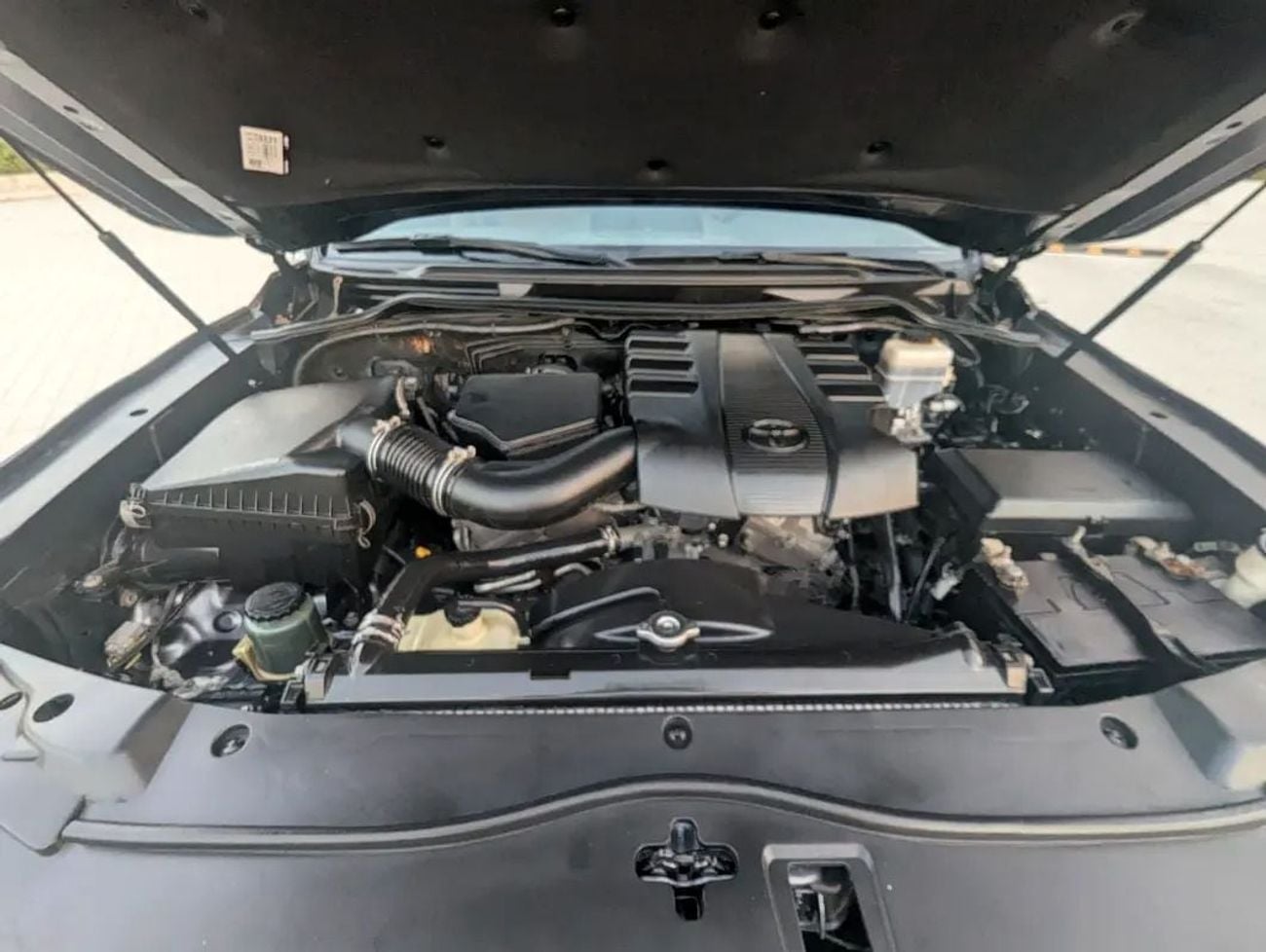 Toyota Land Cruiser GXR GCC specs Facelifted 2025 V6 4.0L Excellent Condition