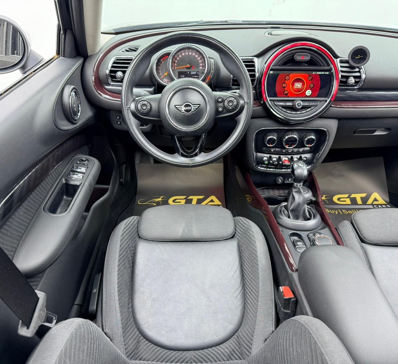 ميني كلوبمان كوبر 2018 MINI Clubman, Full MINI (AGMC) Service History, Fully Loaded, Excellent Condition, GCC