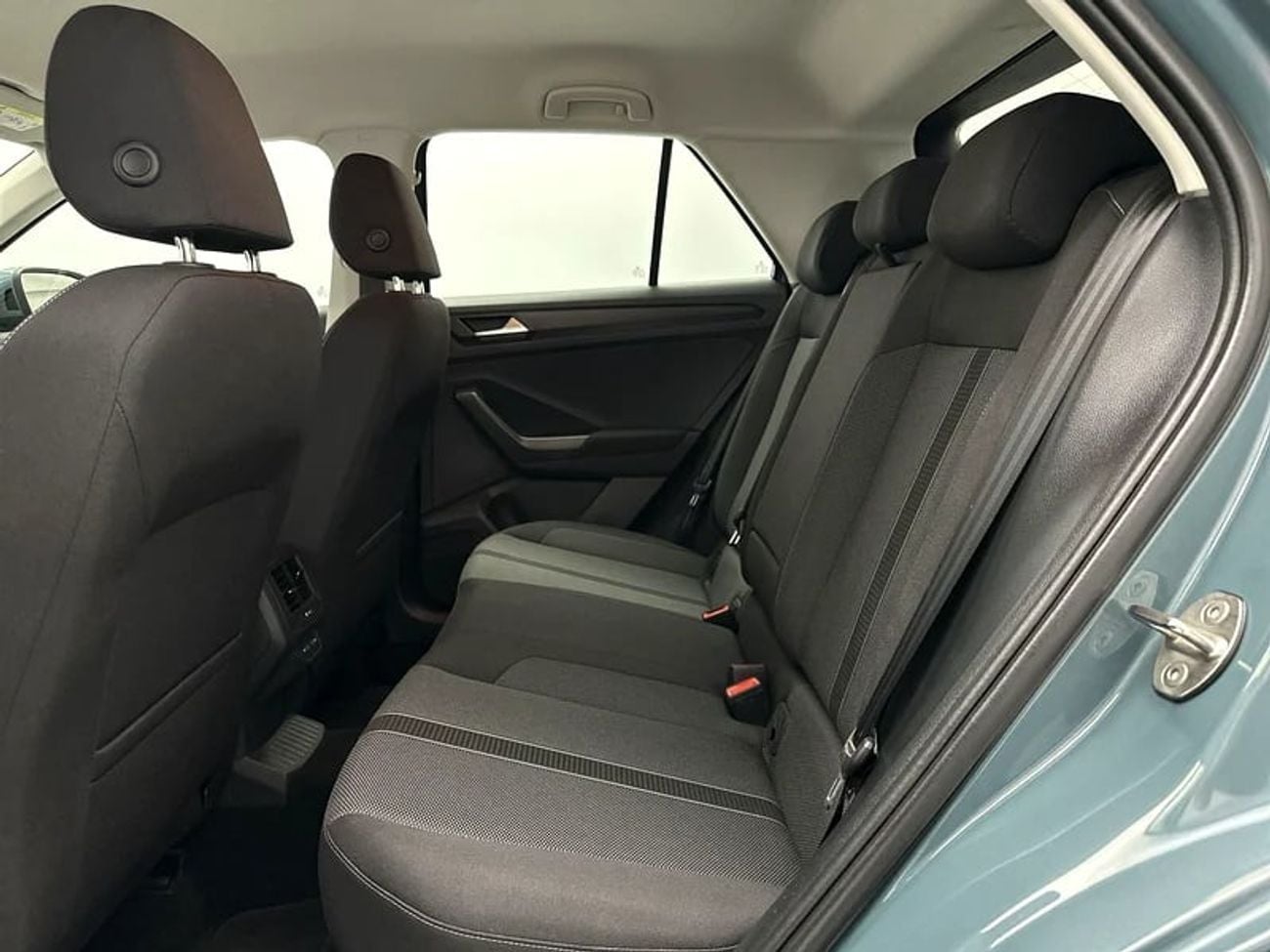 فولكس واجن T ROC LIFE 1.4 L | Rear Camera | Smart SUV | Touchscreen Display | LED Lights