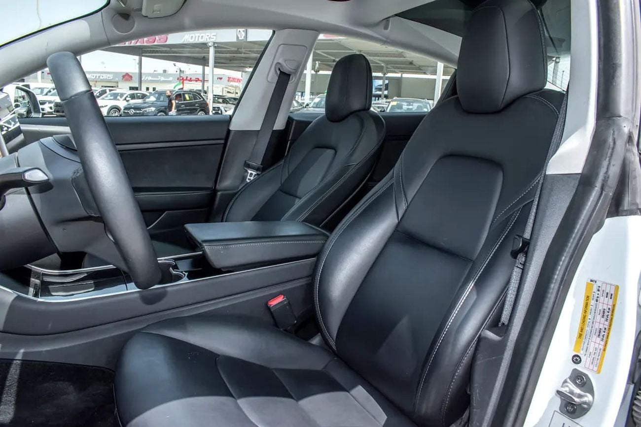 Tesla Model 3 STANDARD - AMERICAN SPECS - ONLY 61,000 KM