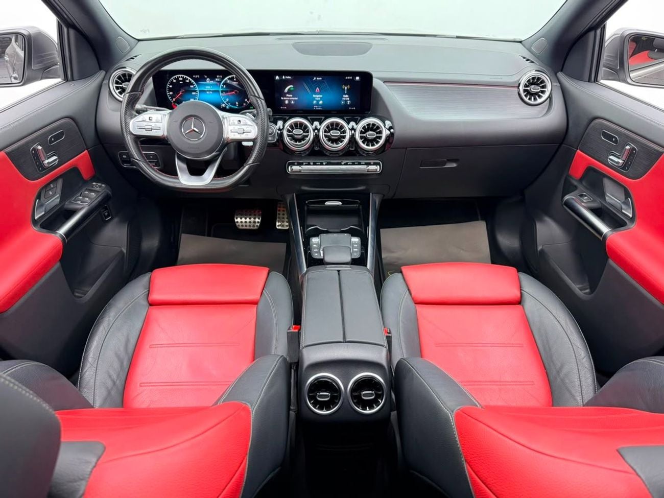 مرسيدس بنز GLA 200 AMG PREMIUM مرسيدس بنز GLA200 موديل 2022، ضمان مرسيدس بنز 2026، باقة خدمة مرسيدس بنز 2027، كاملة المواصفات، خليج