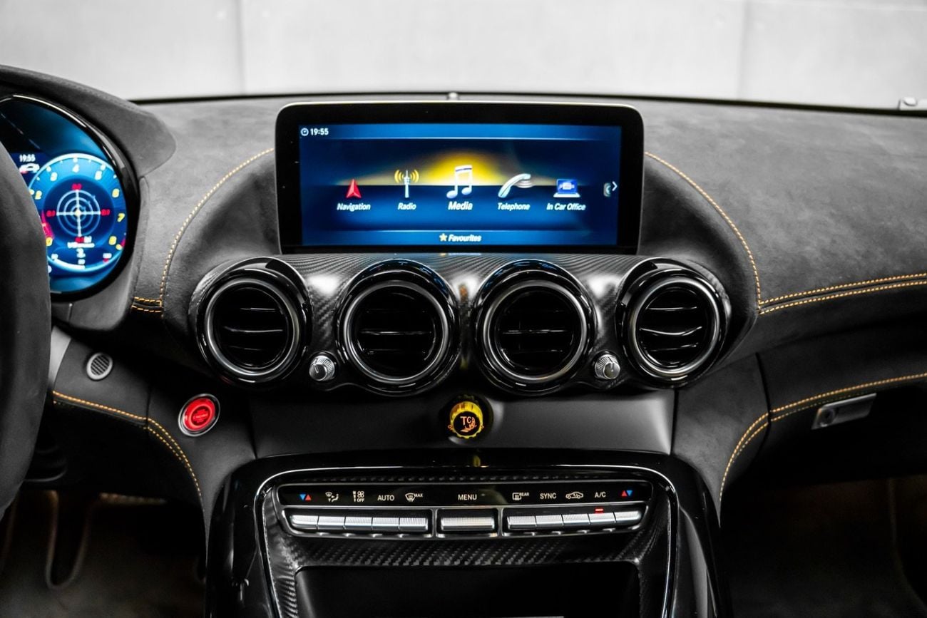 مرسيدس بنز AMG GT BLACK SERIES