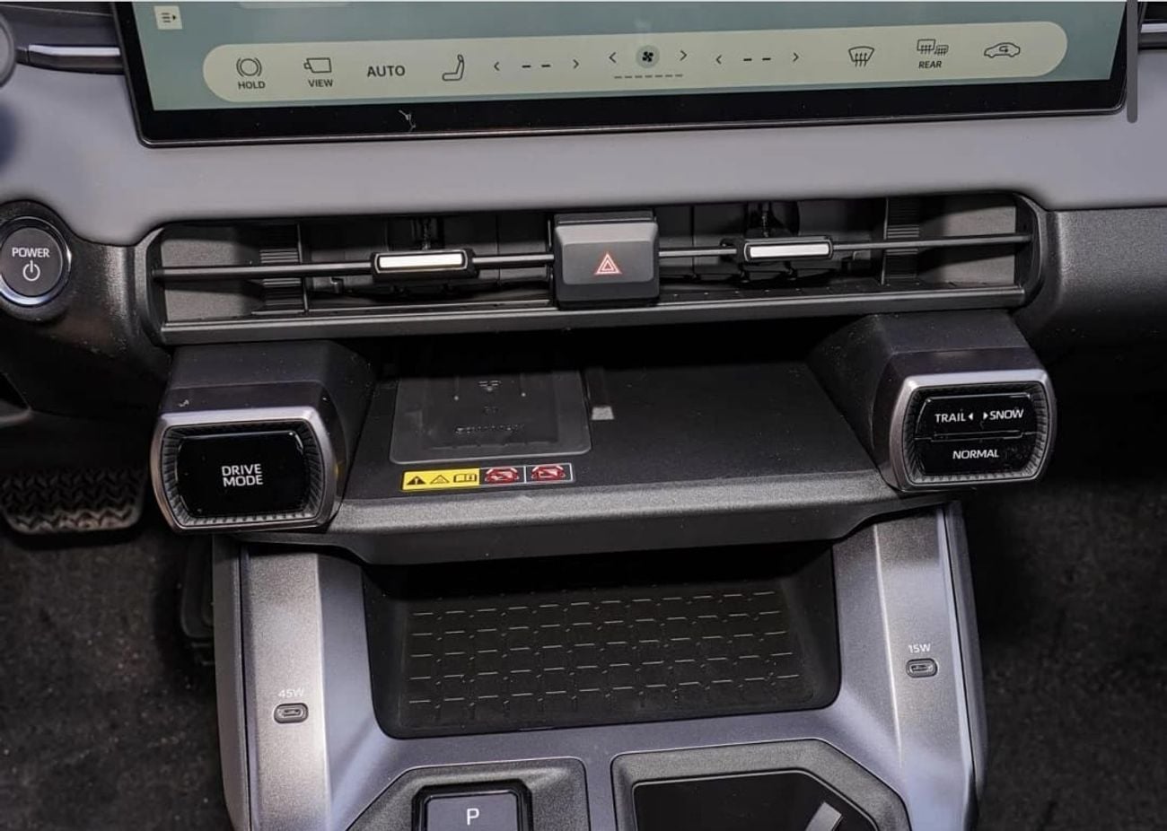 تويوتا راف ٤ XLE HEV تويوتا RAV4 2026، محرك 2.5 لتر هجين، دفع رباعي، فئة فاخرة