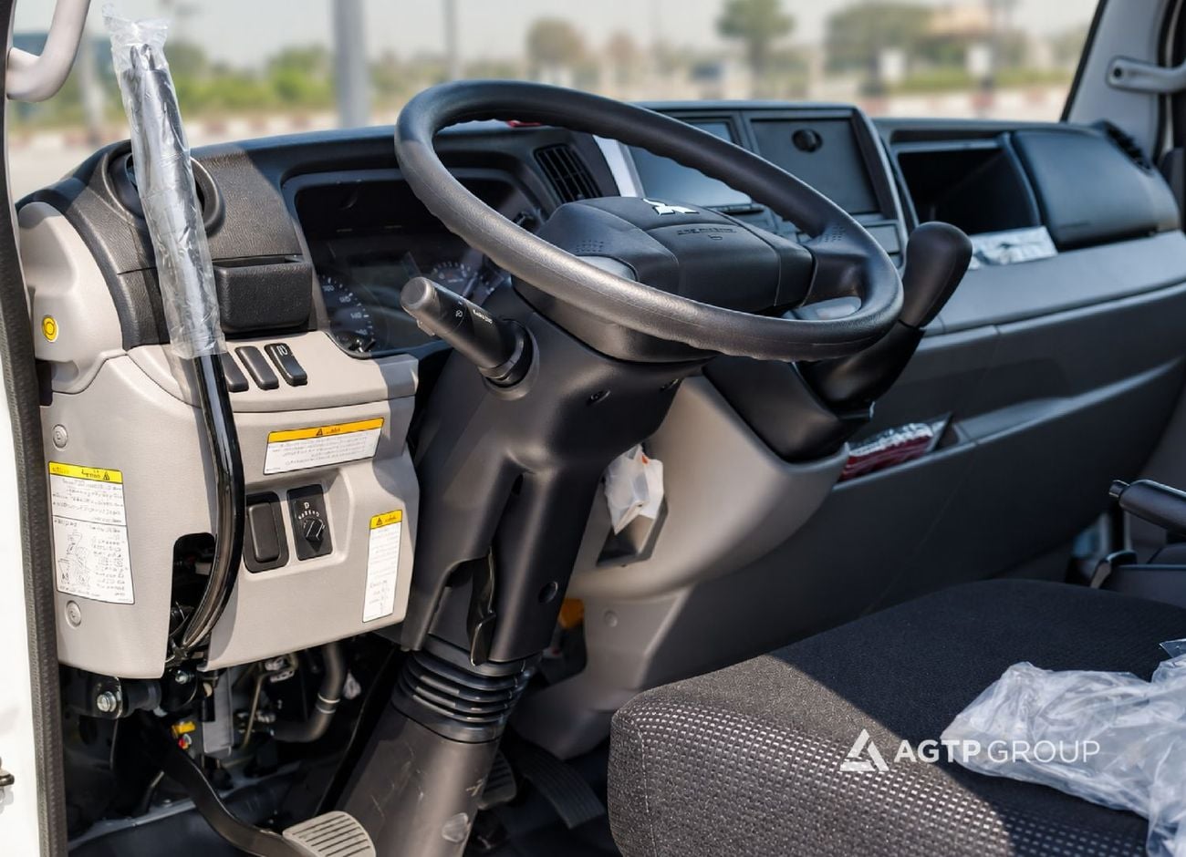Mitsubishi Canter STANDARD 3.0L Diesel | Manual | TIPPER TRUCK | Single Cab | Hydraulic Tipper | White | GCC Specs | Basic Opti
