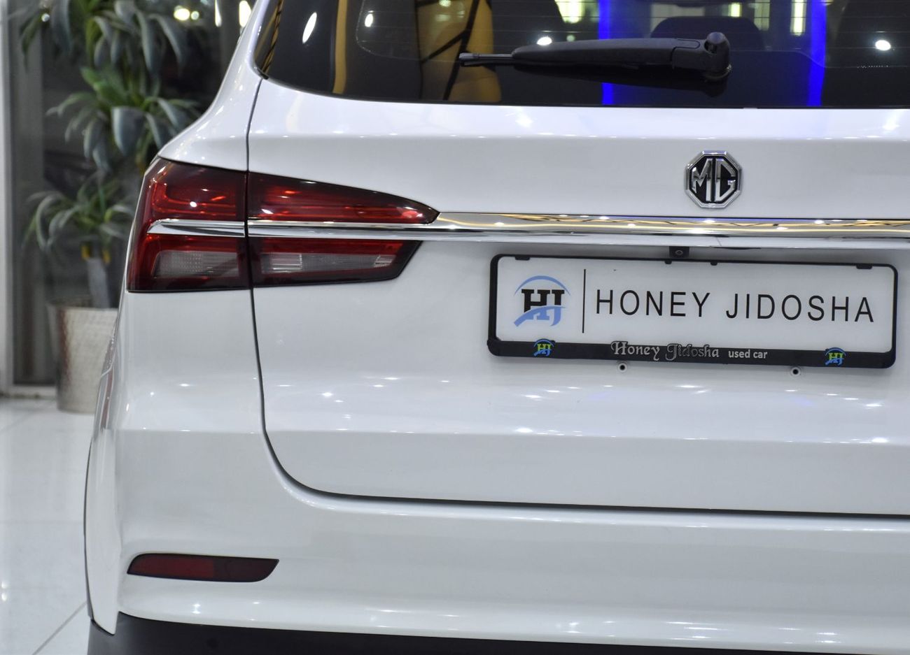 MG RX5 LUXURY EXCELLENT DEAL for our MG RX5 AWD 30T ( 2022 Model ) in White Color GCC Specs