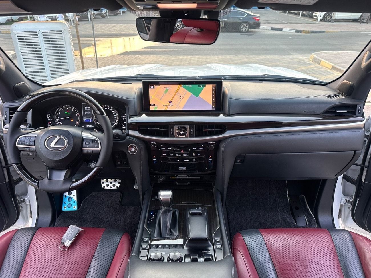 Lexus LX570 SIGNATURE