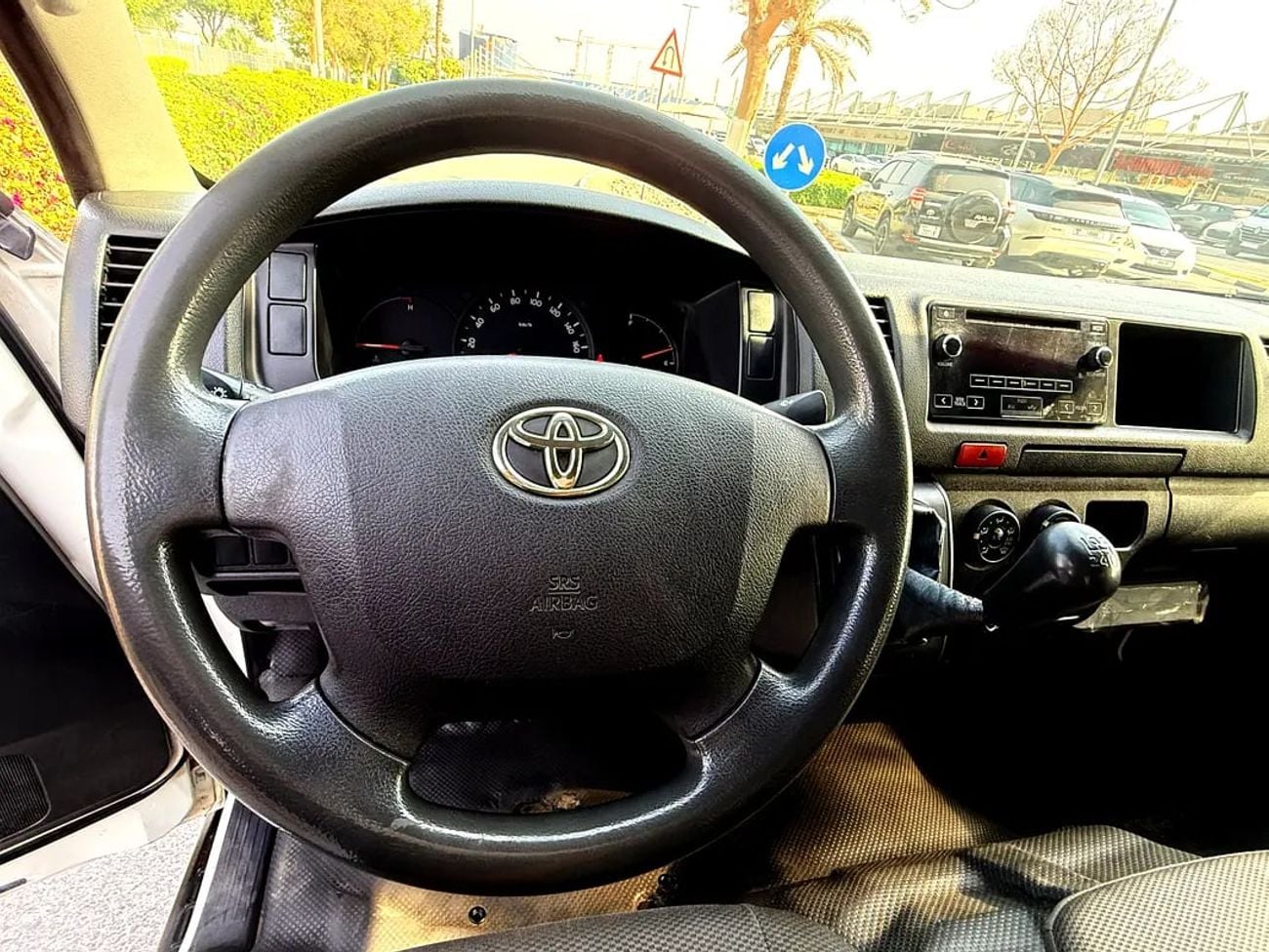 Toyota Hiace GL Year 2.7L GCC Specs-Excellent Condition