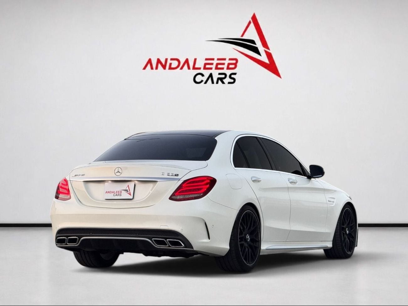 Mercedes Benz C63 AMG S 4.0L TWIN-TURBO V8 | 503 HP | 2 KEYS | ORIGINAL PAINT