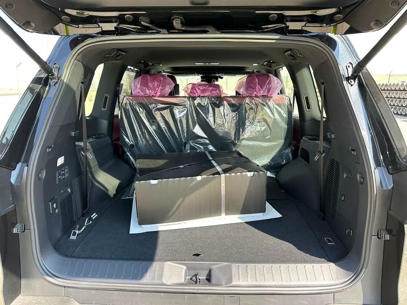 لكزس LX 600 سيجنتشر 2026 Lexus LX600 Signature (7-Seater) 3.5L V6 Twin-Turbo Petrol A/T 4WD Export Only