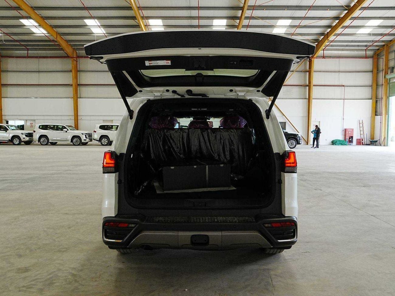 Lexus LX600 URBAN