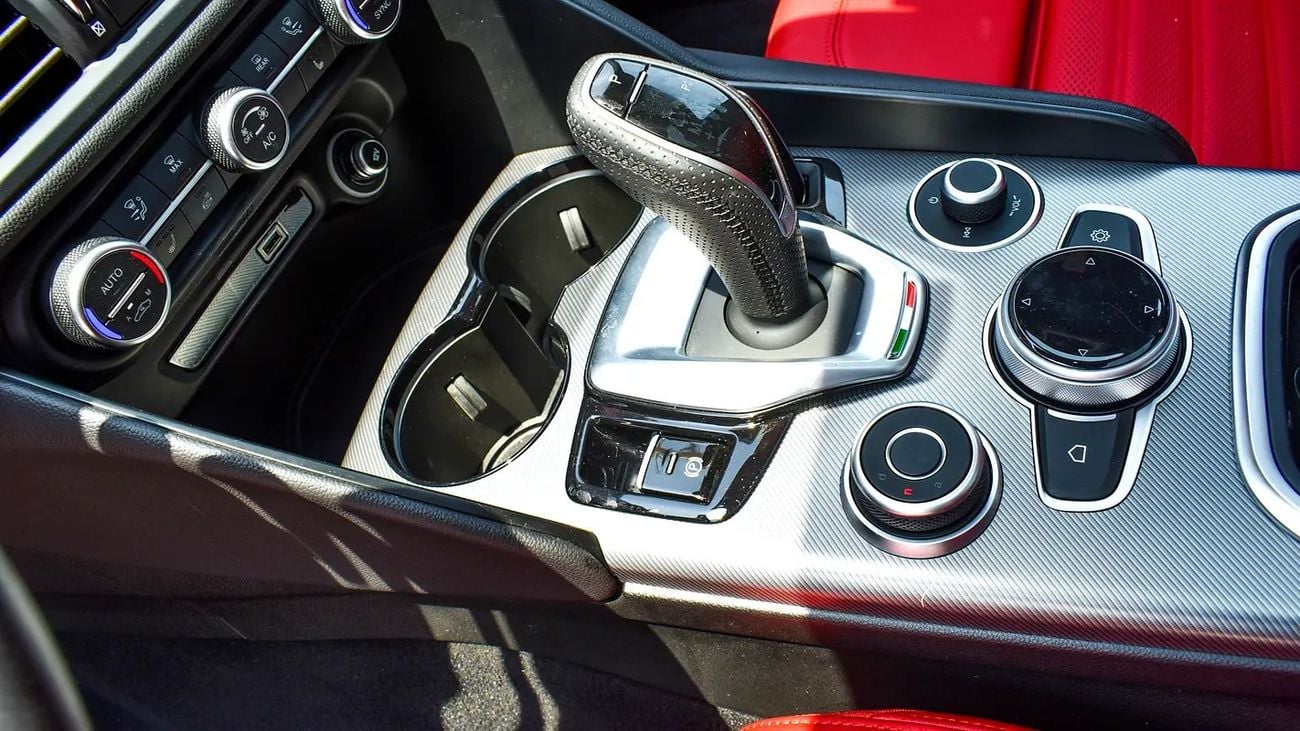 Alfa Romeo Giulia VELOCE 0% DP | 1,825/Month | | Veloce | | Gargash Warranty and Service
