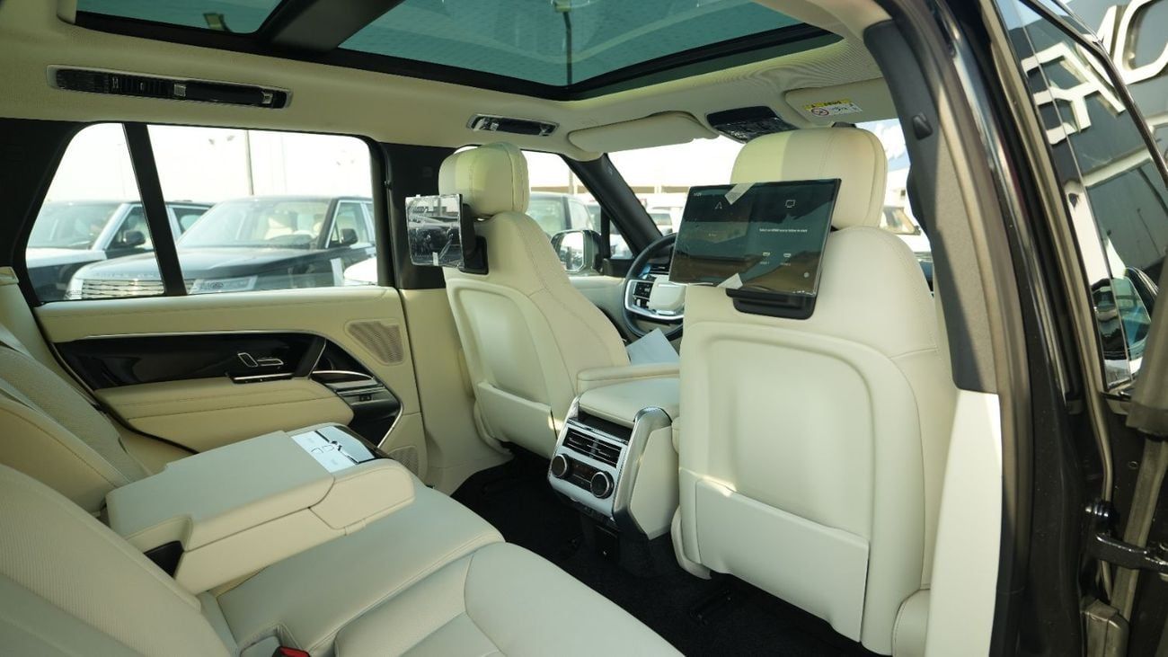 Land Rover Range Rover HSE P400 3.0L V6 Black-White 2026 MY Export Only