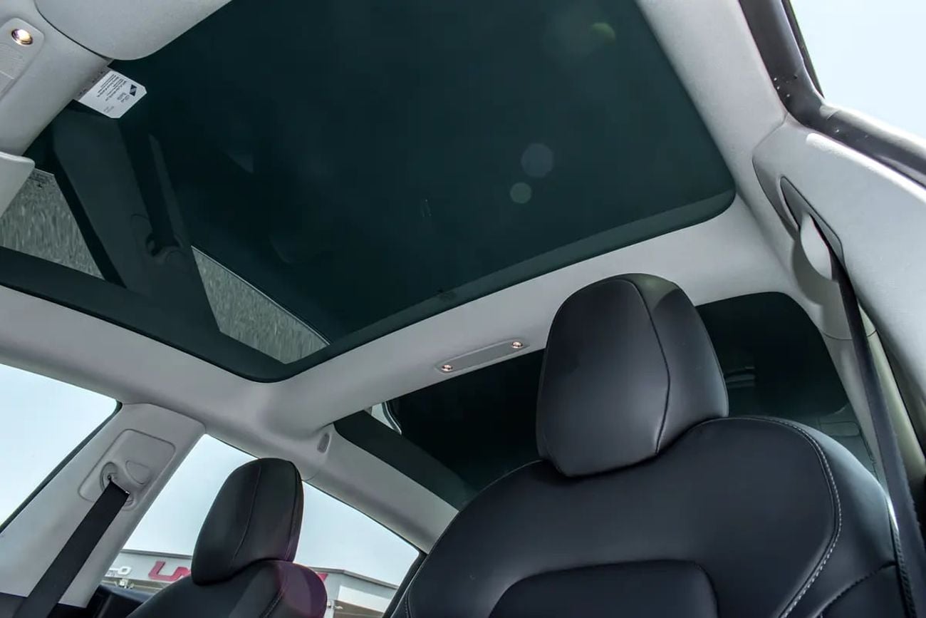 Tesla Model 3 STANDARD - AMERICAN SPECS - ONLY 61,000 KM