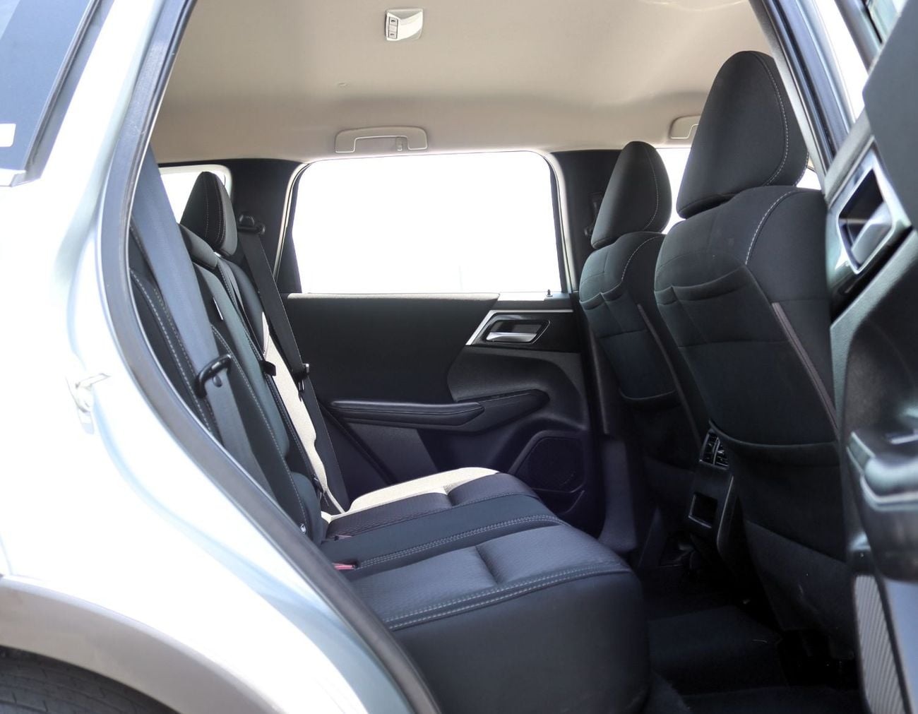 Mitsubishi Outlander GLX MIDLINE ACCIDENTS FREE - GCC - M LINE - ORIGINAL PAINT - PERFECT CONDITION INSIDE OUT