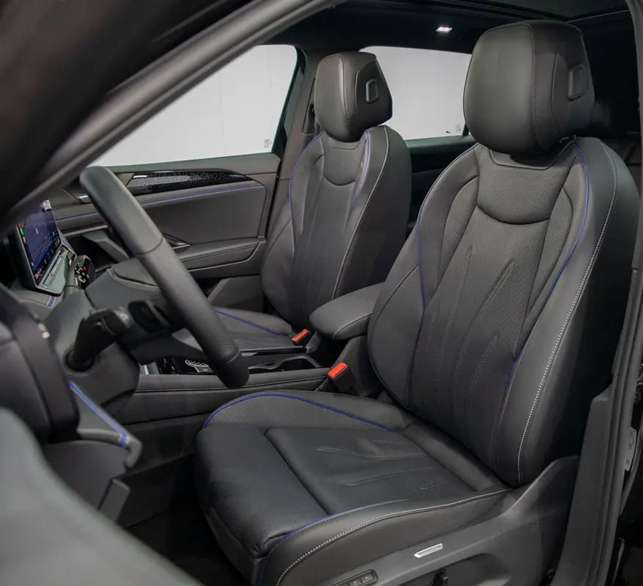 فولكس واجن تيجوان R-LINE VW Warranty and Service Contract• 0% Down Payment Available • GCC