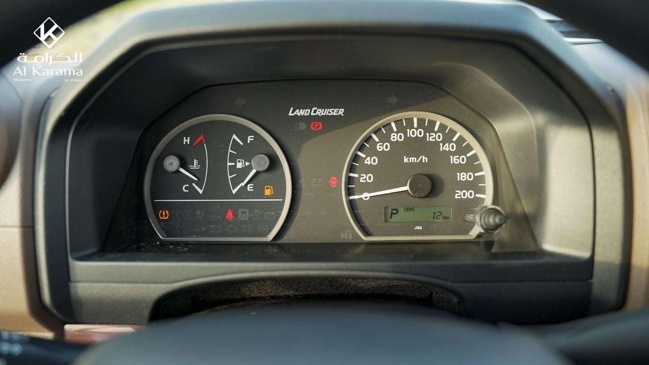 Toyota Land Cruiser Pick Up LC79 2.8L DC LC79 - 2.8L Diesel - Automatic Transmission - Diff Lock - Power Window & Mirror - GCC Specs