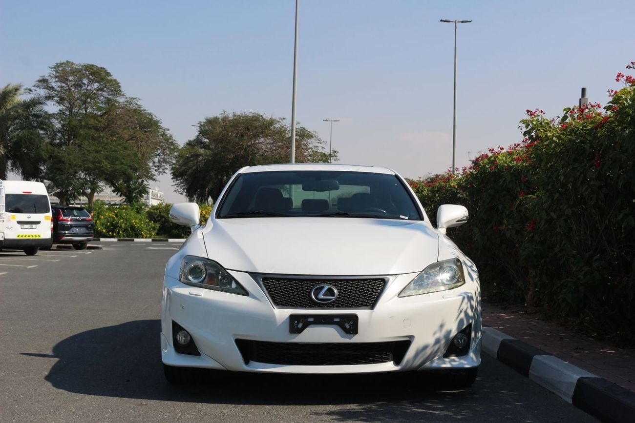 Lexus IS300 PLATINUM lexus Is 300 gcc model 2012 full options
