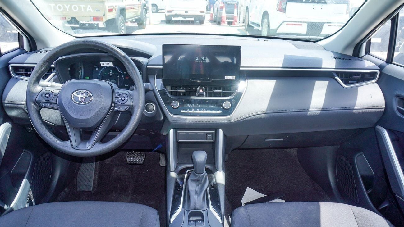 Toyota Corolla Cross LE HEV HEV