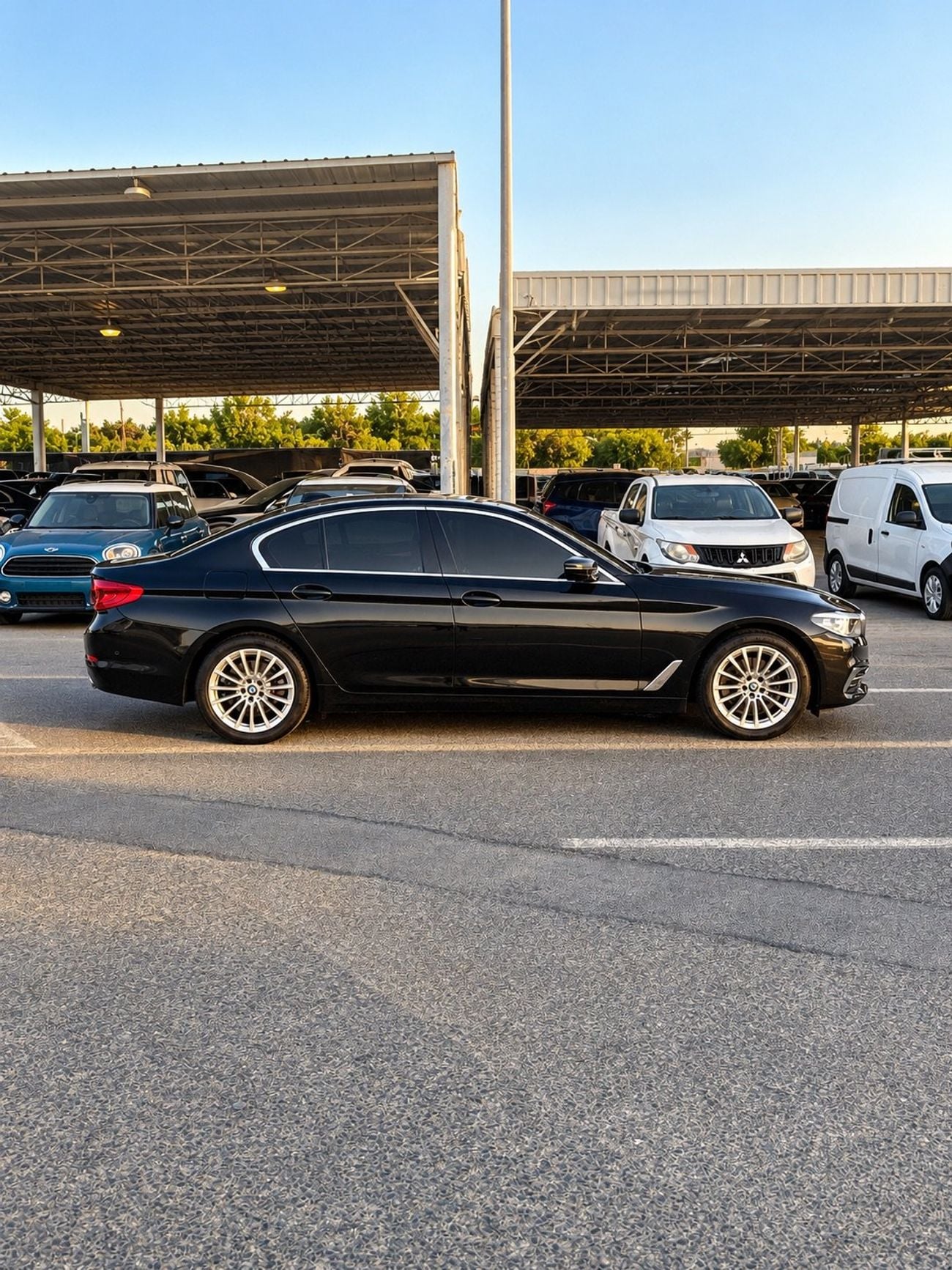 بي أم دبليو 520i إكزيكيوتيف BMW 520i Luxury Line | 2019
