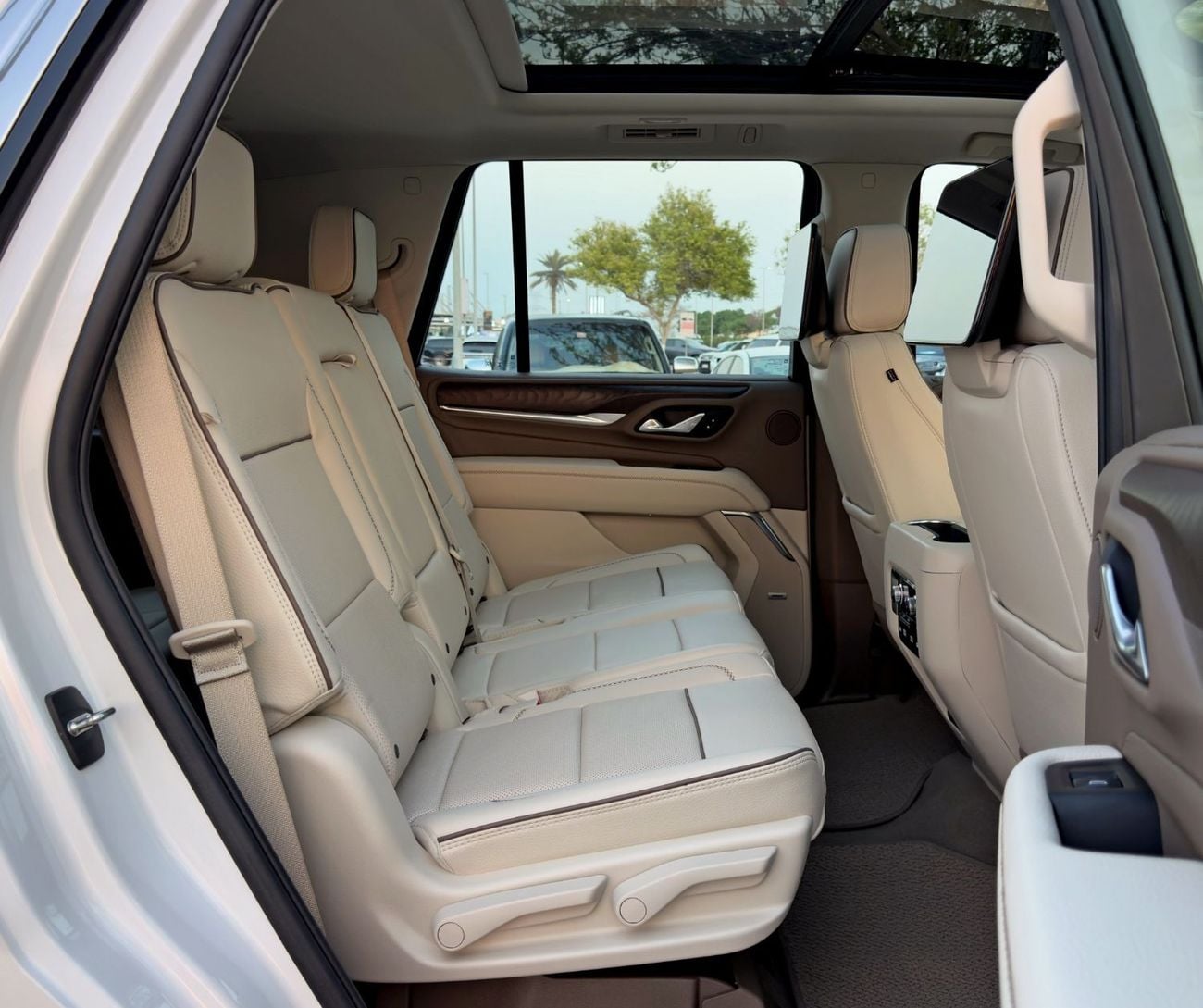 GMC Yukon DENALI 2024 GMC Yukon Denali, Dealer Warranty and Service Package, GCC Specifications