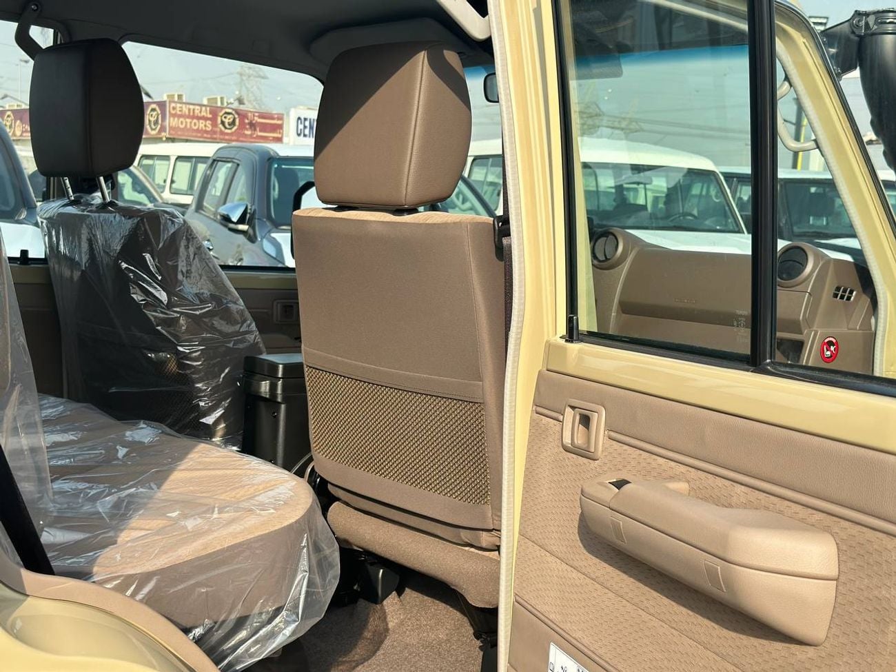 تويوتا لاند كروزر 70 LC76 LX
