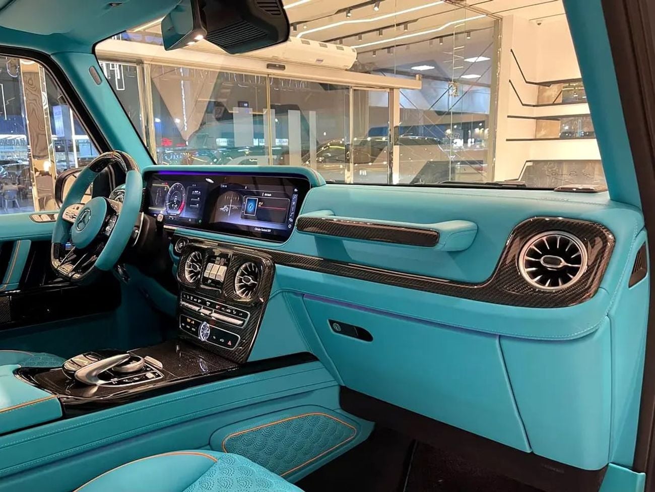 Mercedes Benz G63 AMG MRCEDES BENZ G63 / / ONLY 13000 KM / BRABUS G800 / SPECIAL COLOR / FULL CARBON FIBER
