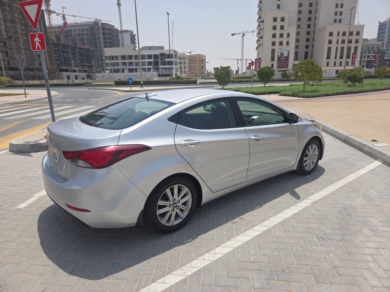 هيونداي إلانترا GLS