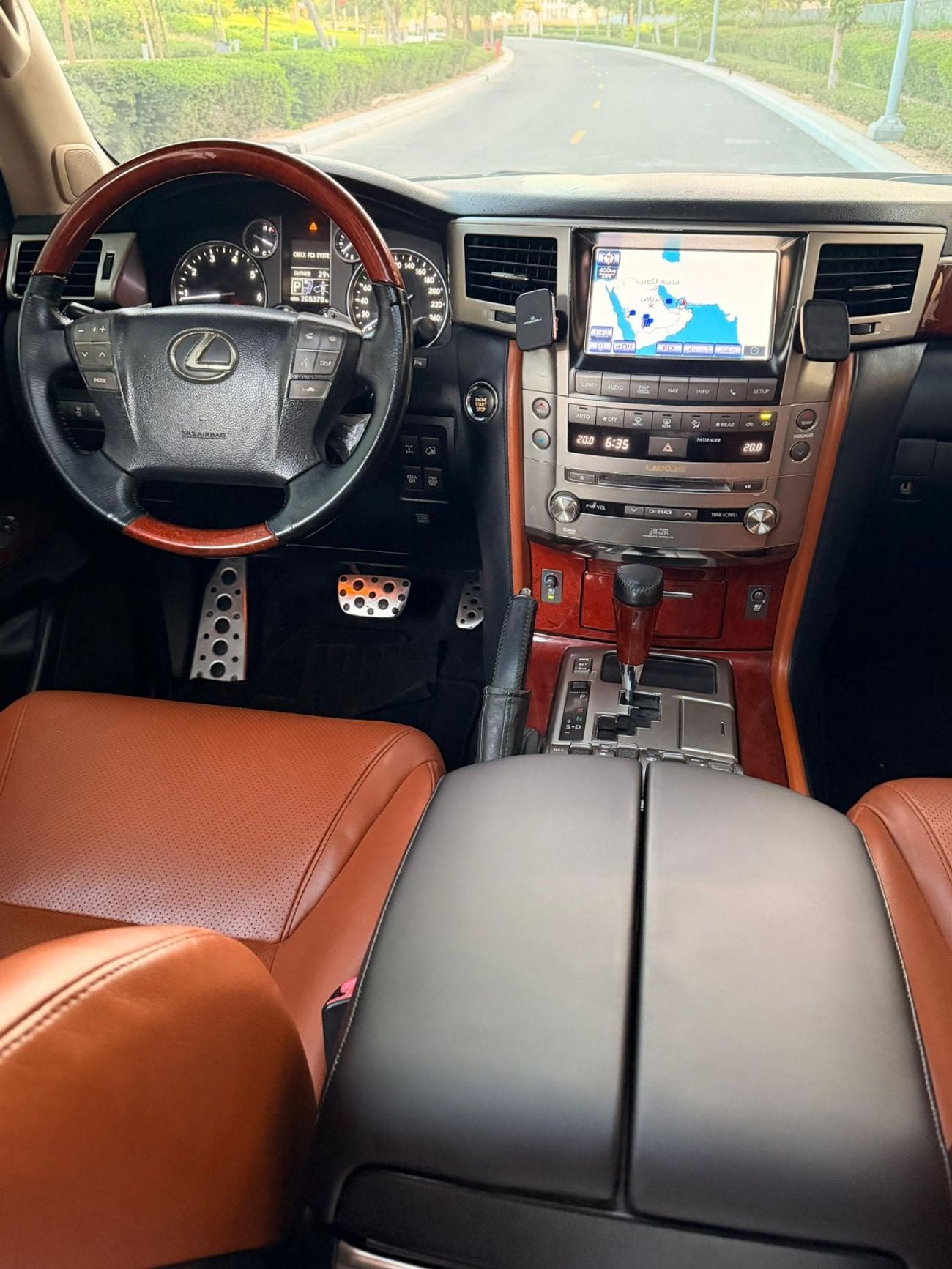 Lexus LX570