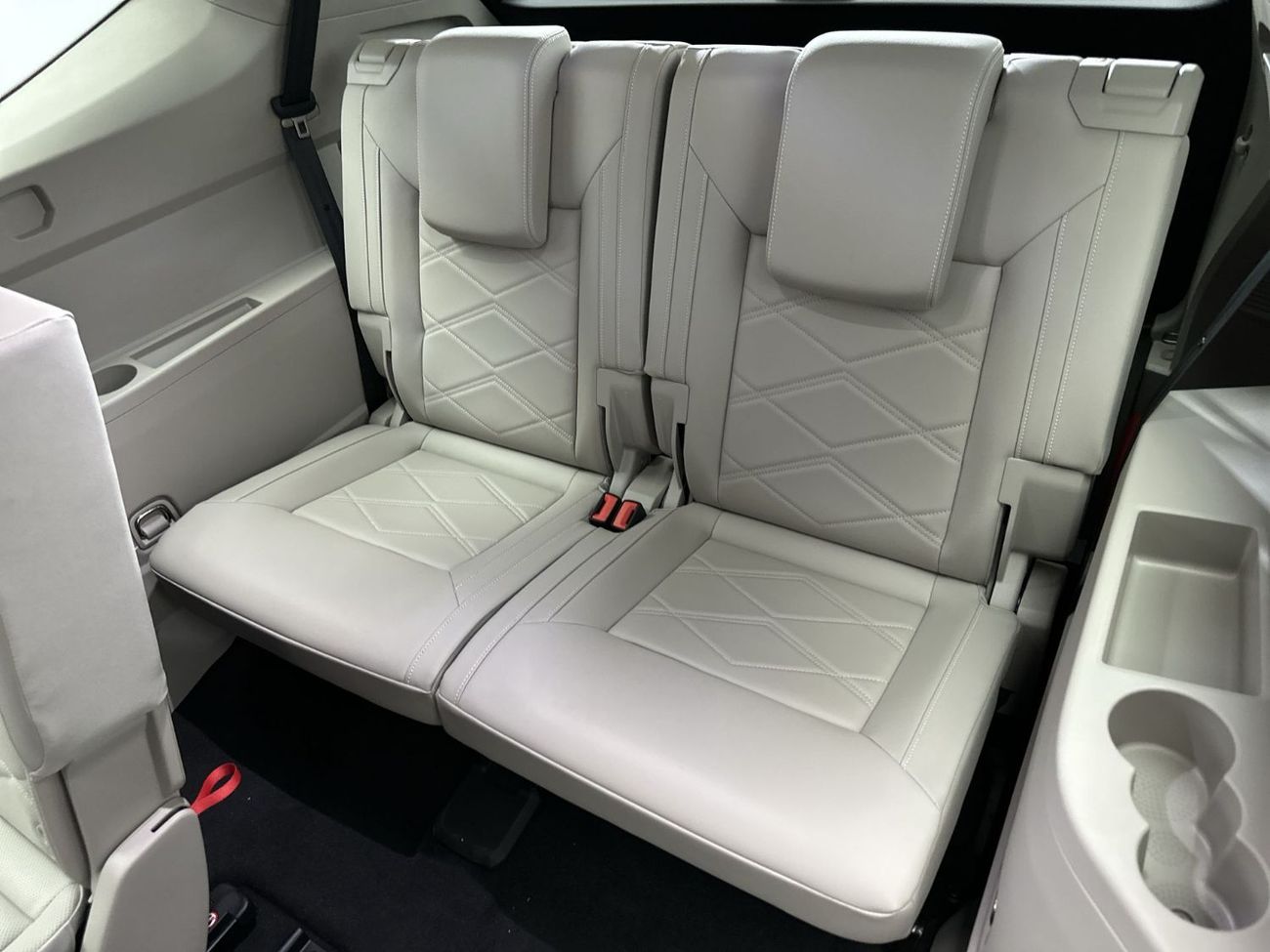 Volkswagen Teramont TRENDLINE Teramont 2L | Excellent Value | UPGRADED Leather Seats | GCC Spec | VW Certified