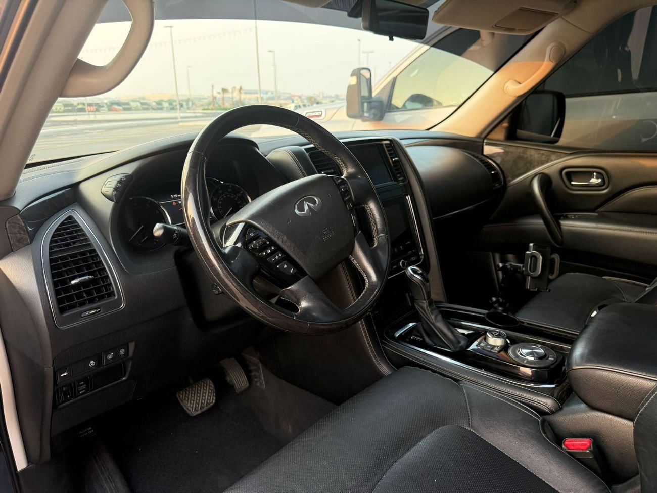 Infiniti QX80 LUXE SENSORY PROACTIVE