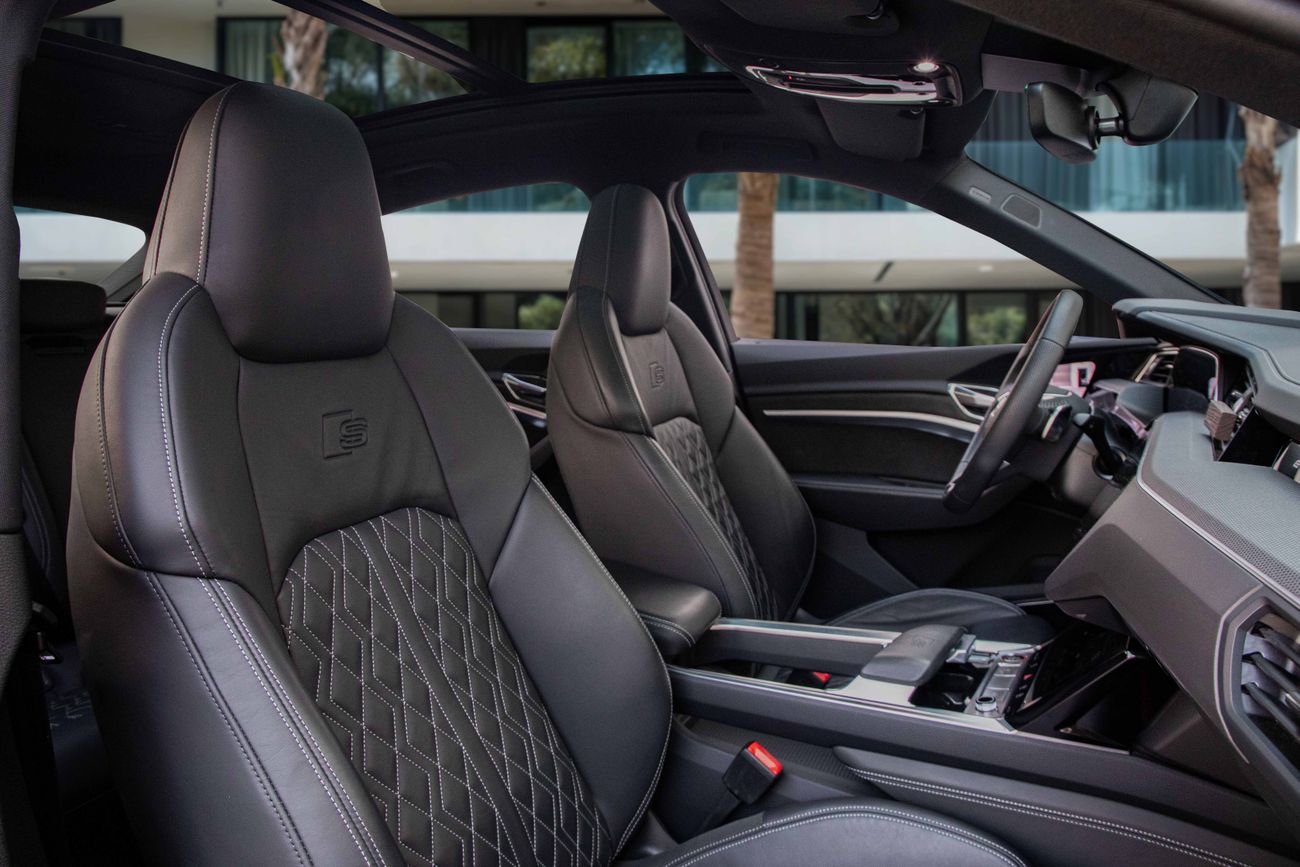 أودي Q8 SPORTPACKAGE SQ8 E-TRON | 5,288 P.M | 0% Downpayment | WARRANTY
