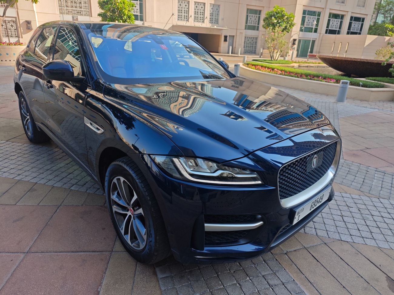 جاكوار F بيس آر سبورت R-SPORT