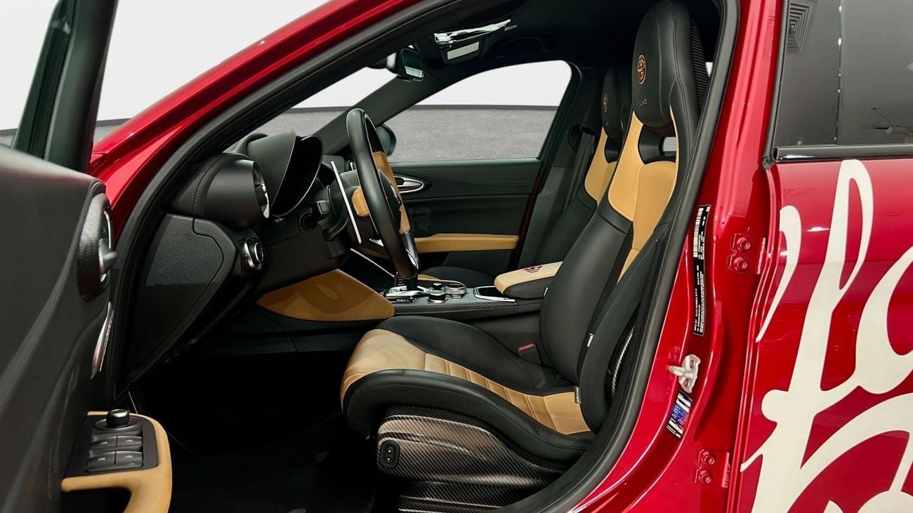ألفا روميو جوليا (510 حصان) إصدار خاص (1 من 5) | 2025 | باقة ضمان وخدمة جارجاش