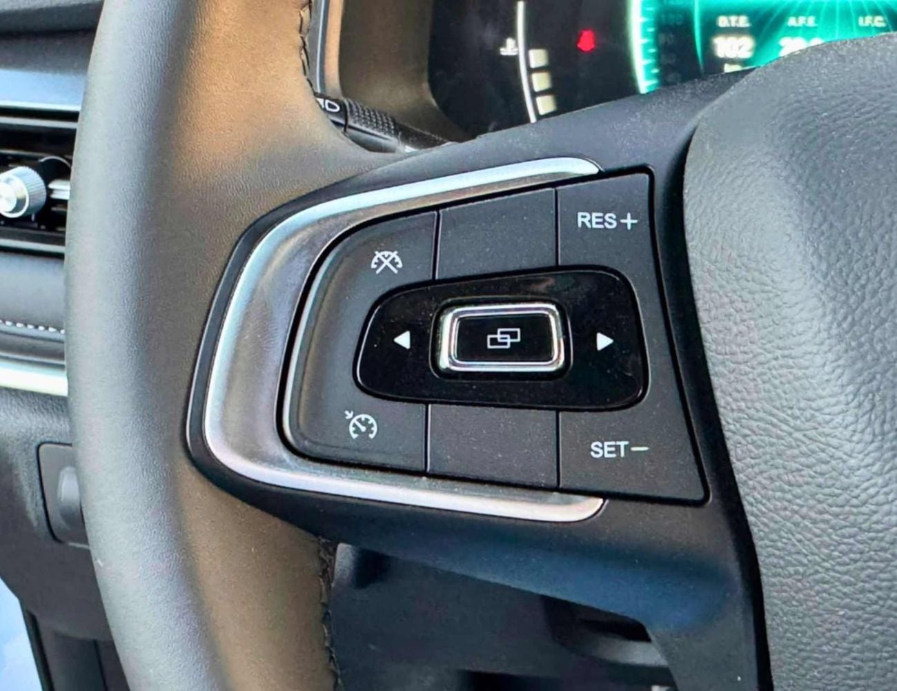 Chery Tiggo 4 Pro COMFORT || 1.5L PETROL V4 FWD || DVD+CAMERA / REAR PARKING SENSOR (CODE # TG4CFO)