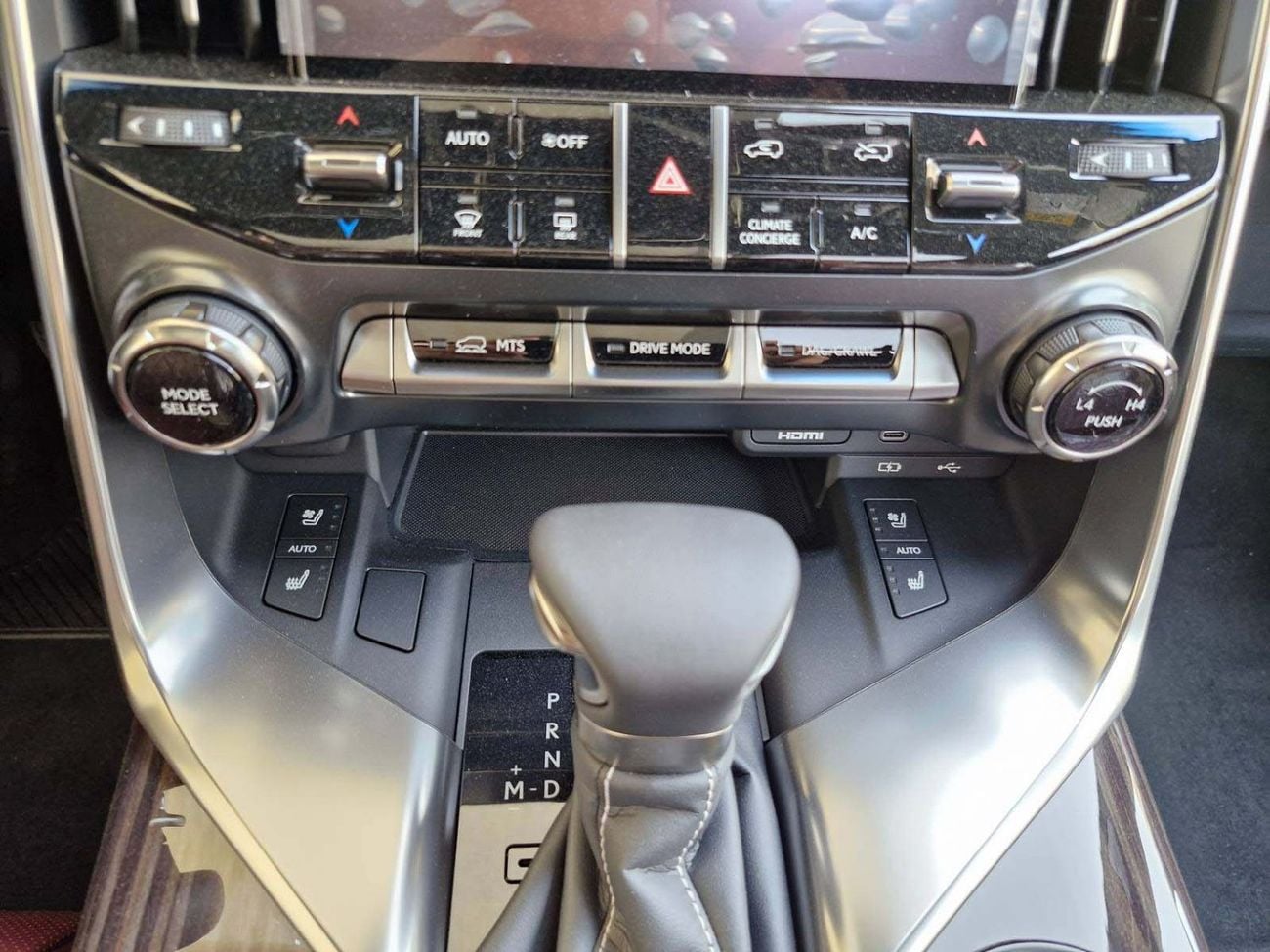 Lexus LX600 PRESTIGE