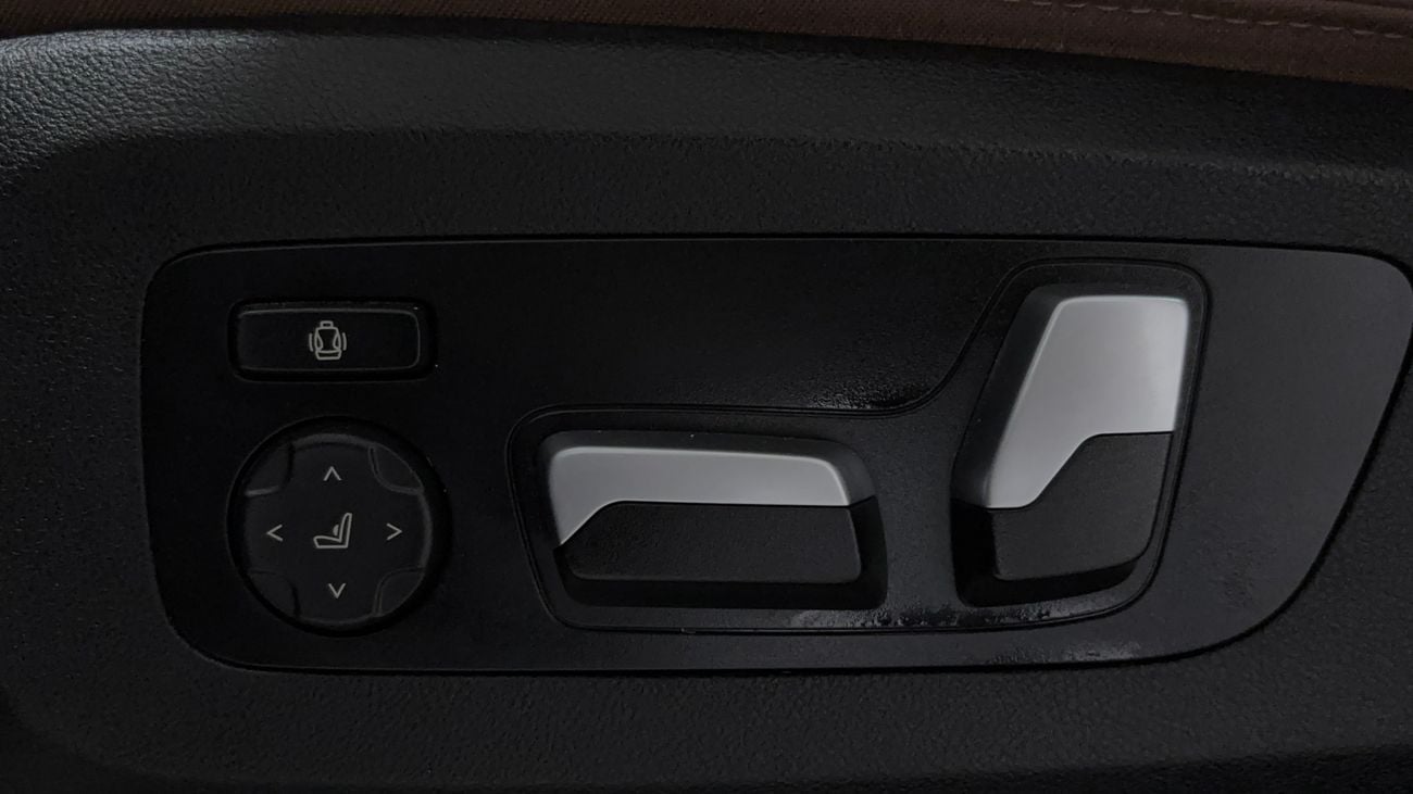 بي أم دبليو X6 40i M SPORT كارس24 هي سوق ضخم للسيارات المستعملة موثوق ومضمون ٪كارس24 هي سوق ضخم للسيارات المستعملة موثوق ومضمون