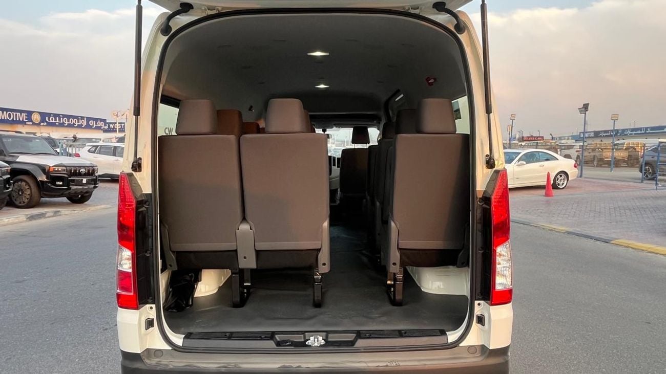 Toyota Hiace DX