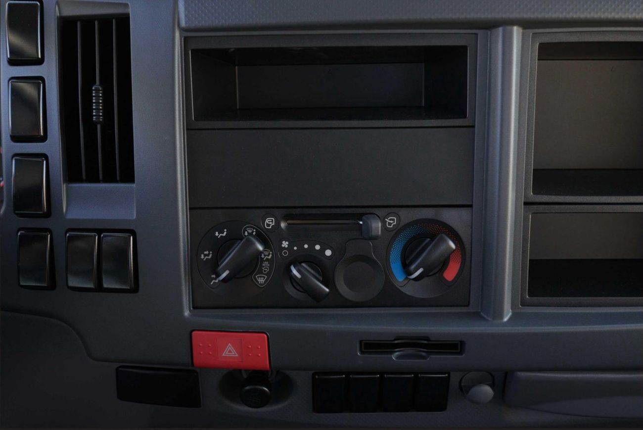 Isuzu NPR 85 4.6 L 6.5 T Chassis Cab