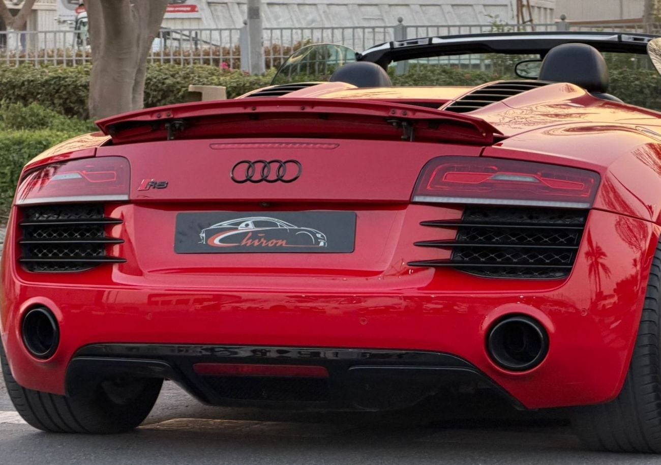 Audi R8 Spyder FSI Audi R8 Spyder 2016 GCC Specs V8 Convertible in Perfect Conditions