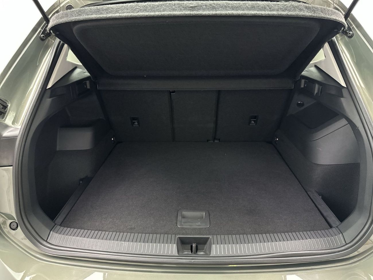 Volkswagen Tiguan LIFE Tiguan Life with Rear View Camera 1.4L | Apple CarPlay & Android Auto | Everyday Comfort | Park Assi