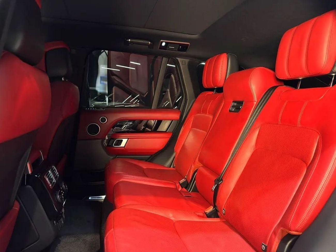 Land Rover Range Rover P400 SE