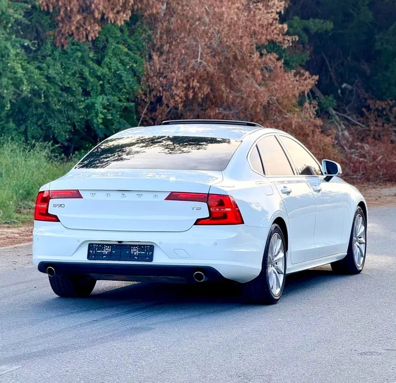 فولفو S90 MOMENTUM فولفو S9 T5 خليجي موديل بحالة الوكالة استخدام مالك اول فل اوبشن