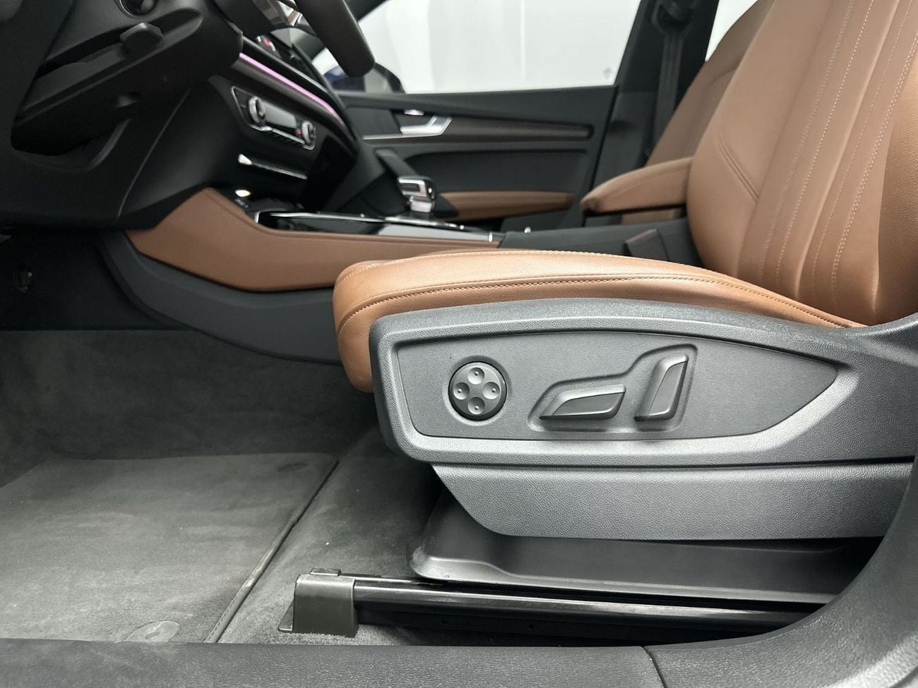 Audi Q5 45 TFSI ADVANCED quattro 249hp (Ref# 07143) - EXCLUSIVE OFFER