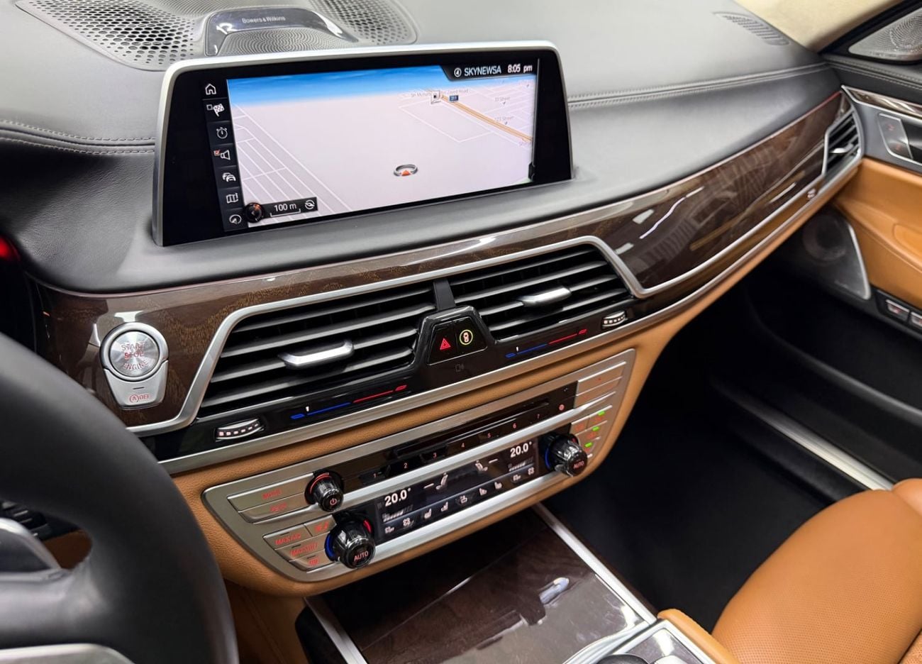 BMW 750Li XDRIVE LUXURY EXECUTIVE GCC .. FSH .. Perfect Condition .. Top Range .. Low Milegea