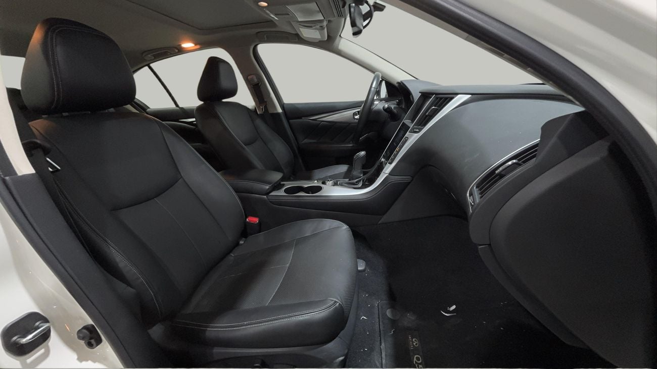 إنفينيتي Q50 LUXE كارس24 هي سوق ضخم للسيارات المستعملة موثوق ومضمون ٪كارس24 هي سوق ضخم للسيارات المستعملة موثوق ومضمون