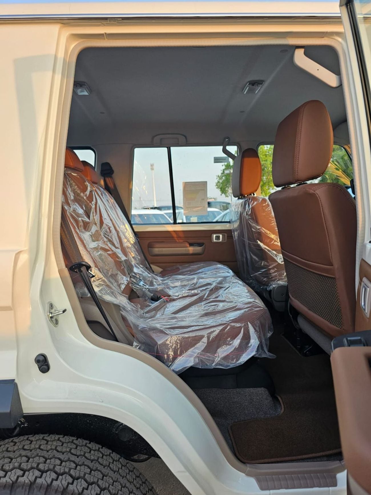 Toyota Land Cruiser 70 LC76 LX HARDTOP 5DOOR || 4.0L PETOL A/T 4WD | RADAR | DIFF-LOCK | FULL OPTION (CODE # 76PAFRE)