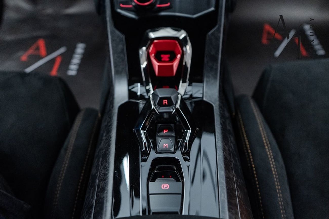 Lamborghini Huracan PERFORMANTE 2019 Lamborghini Huracan Perfomante, Fully Loaded, Carbon Fiber Edition, Brand New Condition